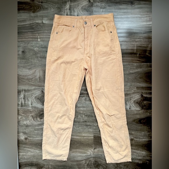 American Eagle Corduroy Capris: Peach - Picture 2 of 2